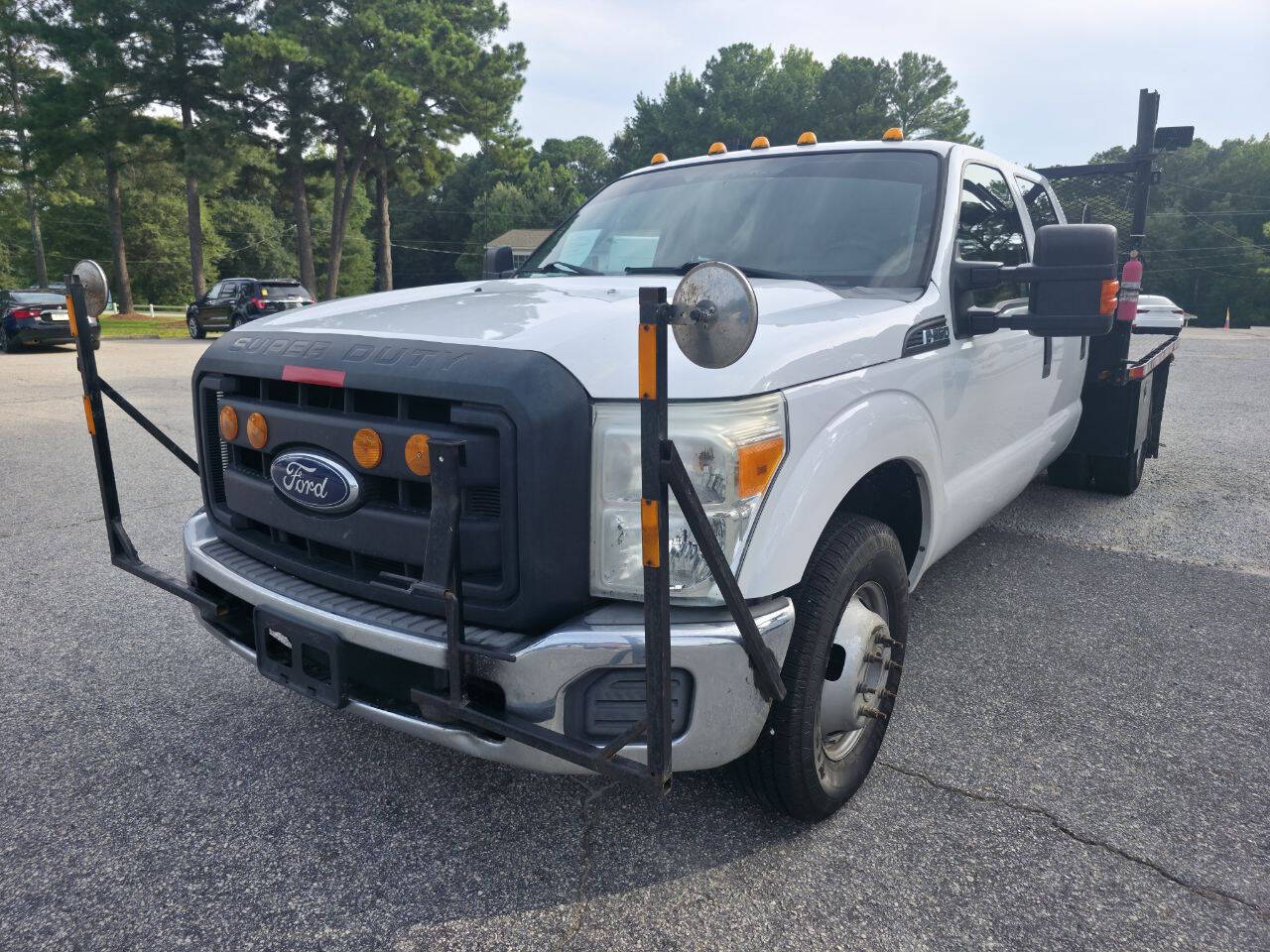 2016 Ford F-350 Super Duty Chassis Cab XL