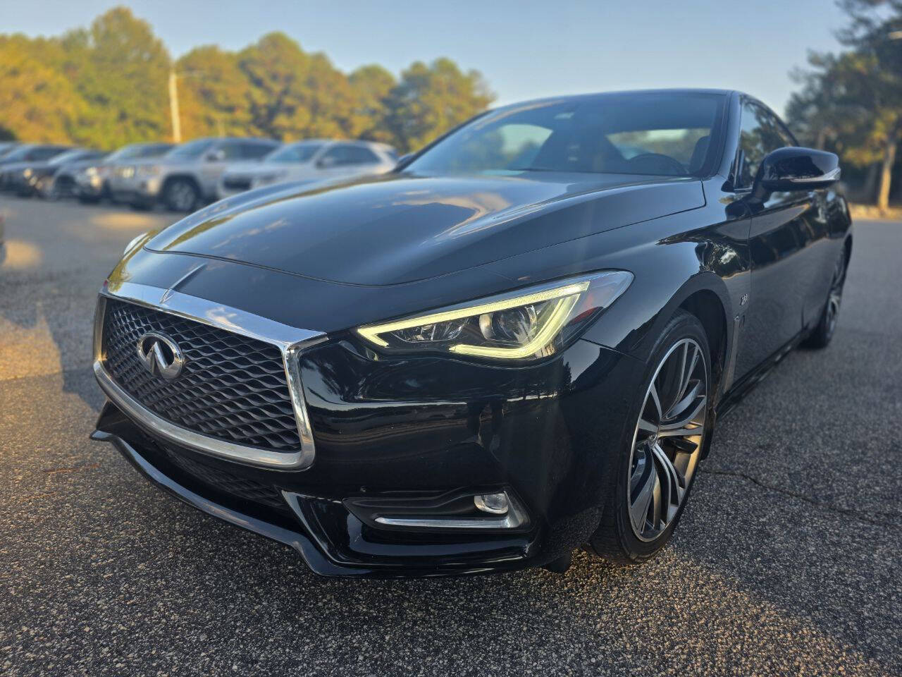 2017 Infiniti Q60 2.0t Premium Coupe photo 4