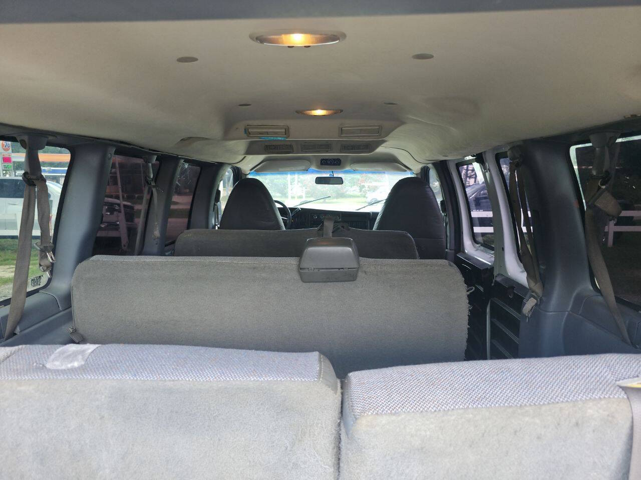 2015 Chevrolet Express Passenger LS - Photo 8
