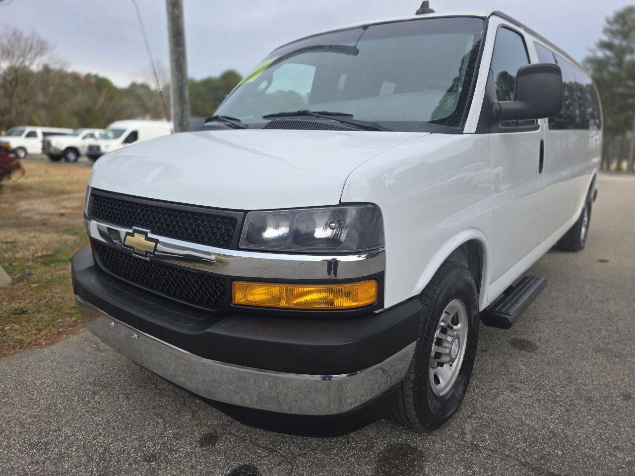 2018 Chevrolet Express Passenger LT - Photo 6