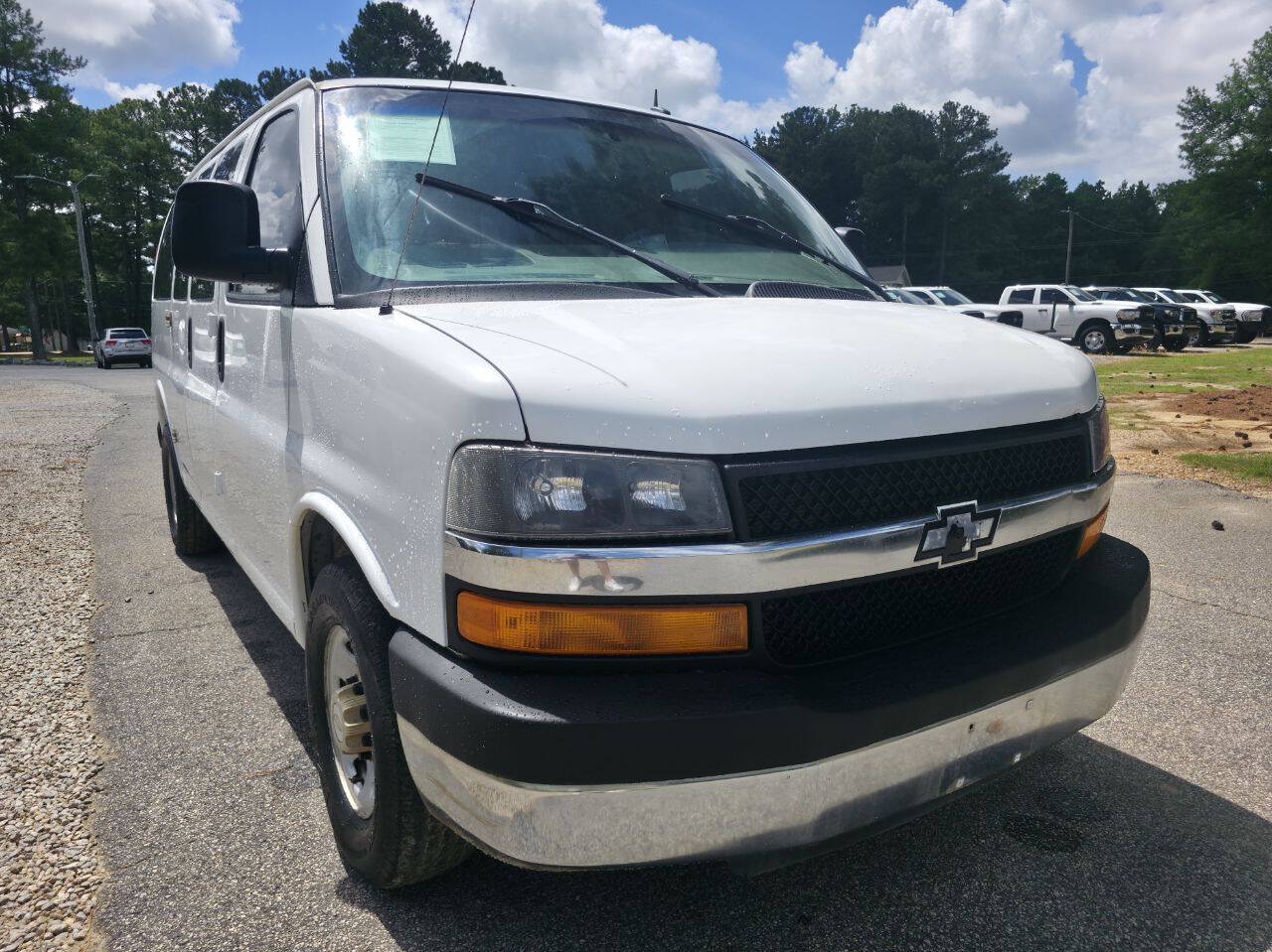 2015 Chevrolet Express Passenger LS - Photo 6