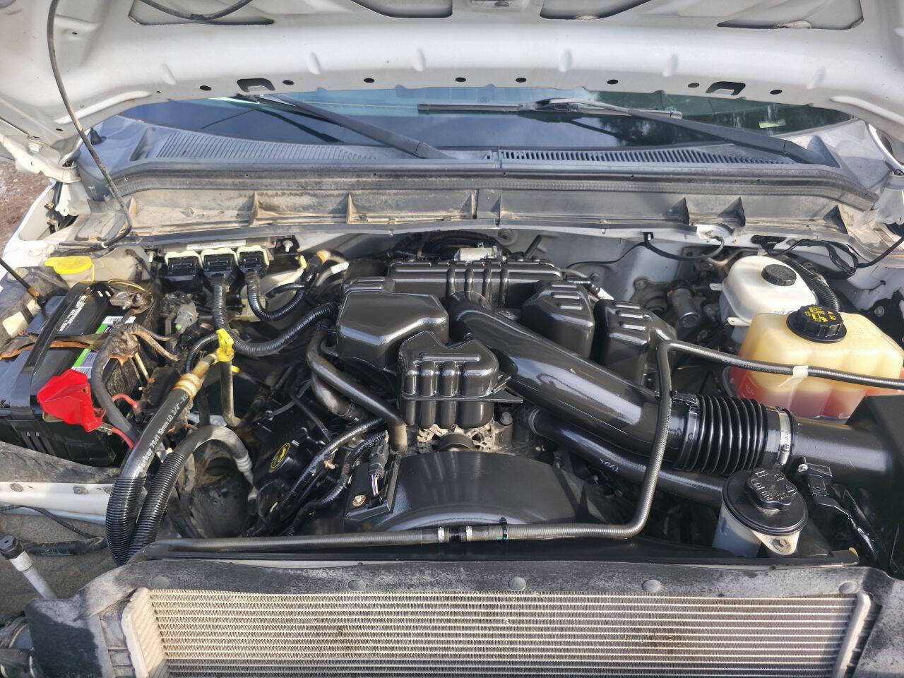 2016 Ford F-350 Super Duty Chassis Cab XL