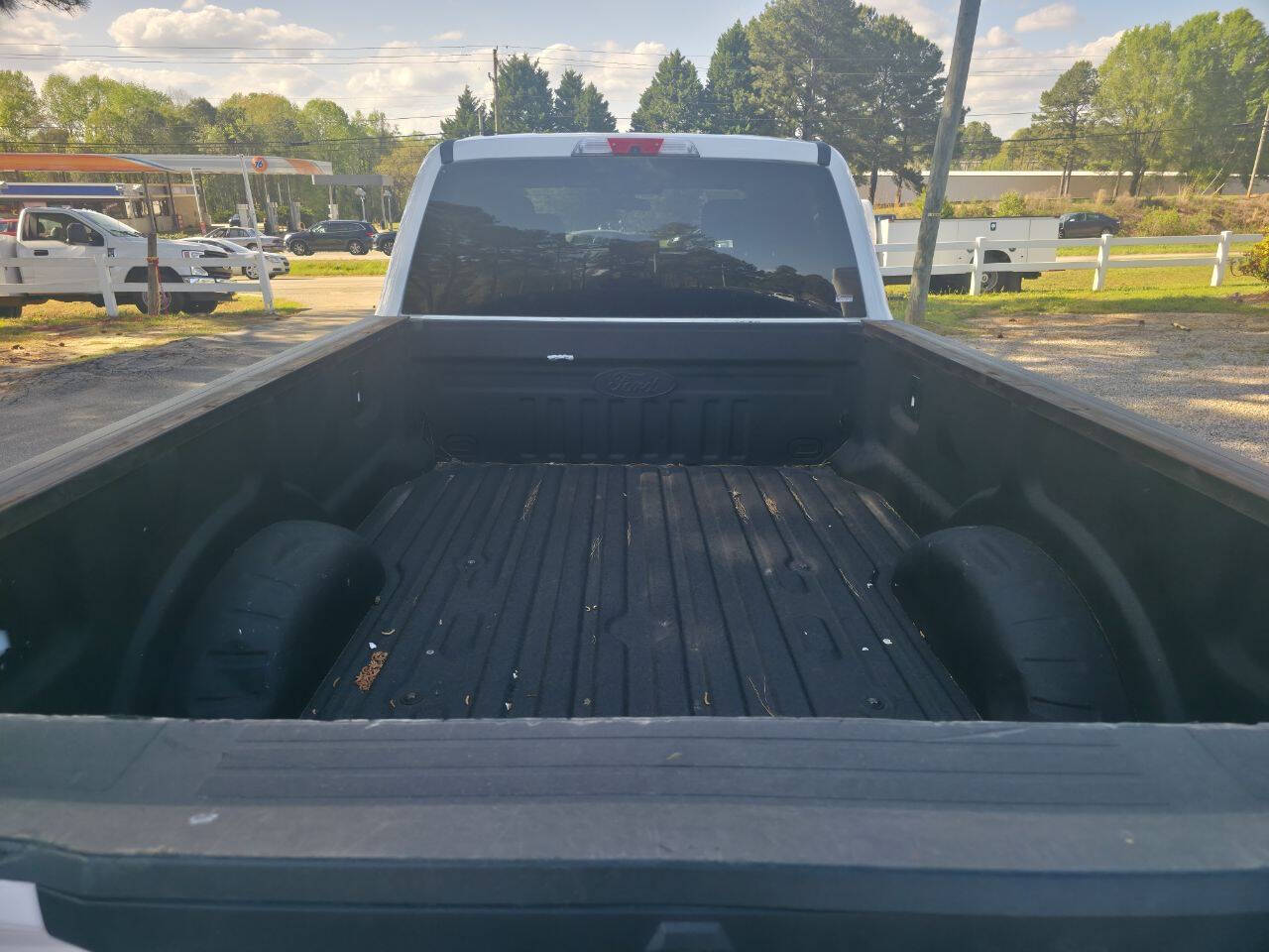 View vehicle photo 6