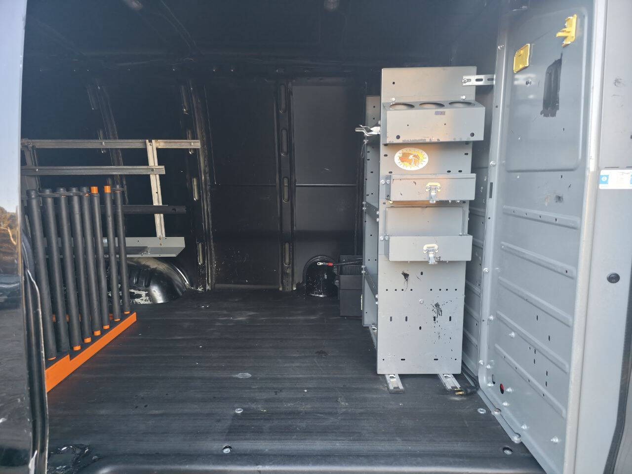 2017 Chevrolet Express 2500 Cargo Van photo 2