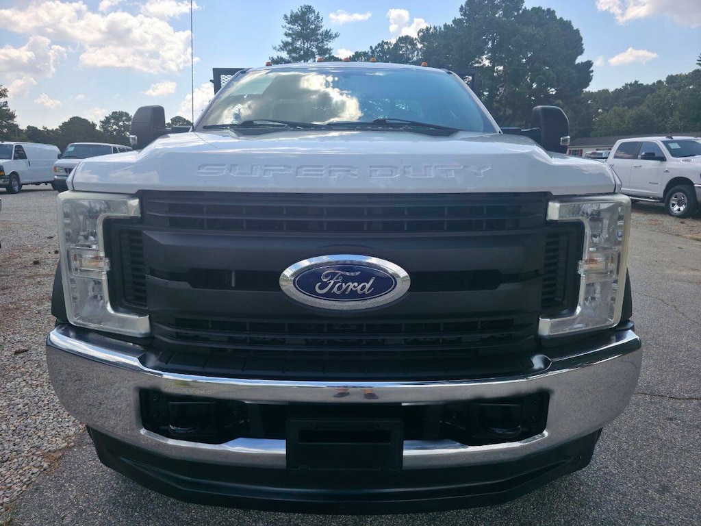 Used 2017 Ford F-550 Super Duty 4X4 2dr Regular Cab 145.3 205.3 in. WB Chassis