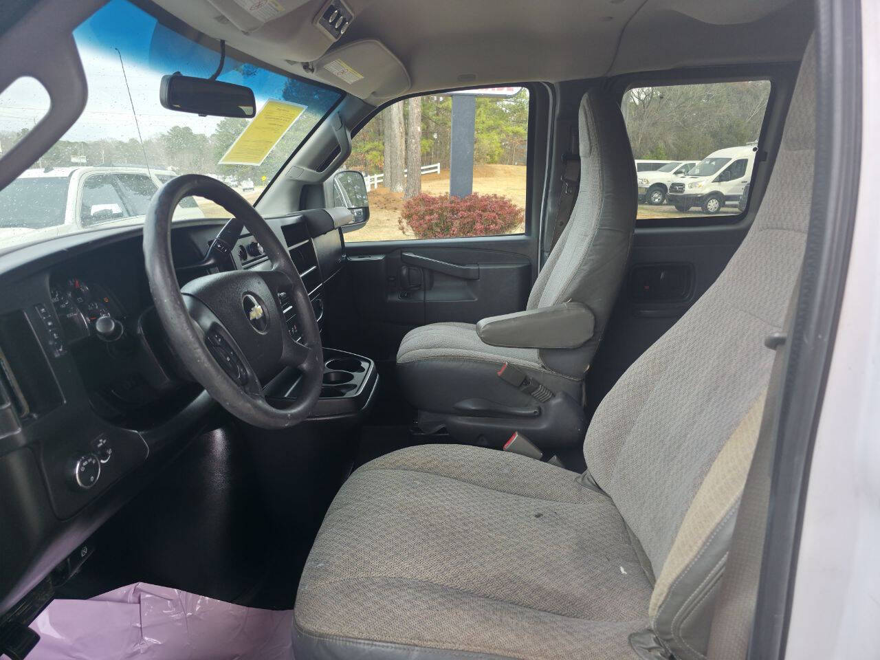 2018 Chevrolet Express Passenger LT - Photo 8