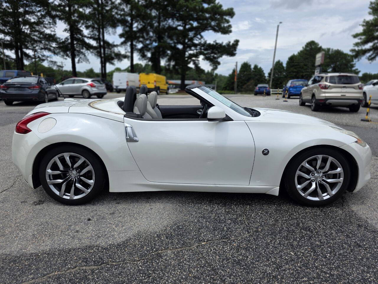 2012 Nissan 370Z Touring photo 3