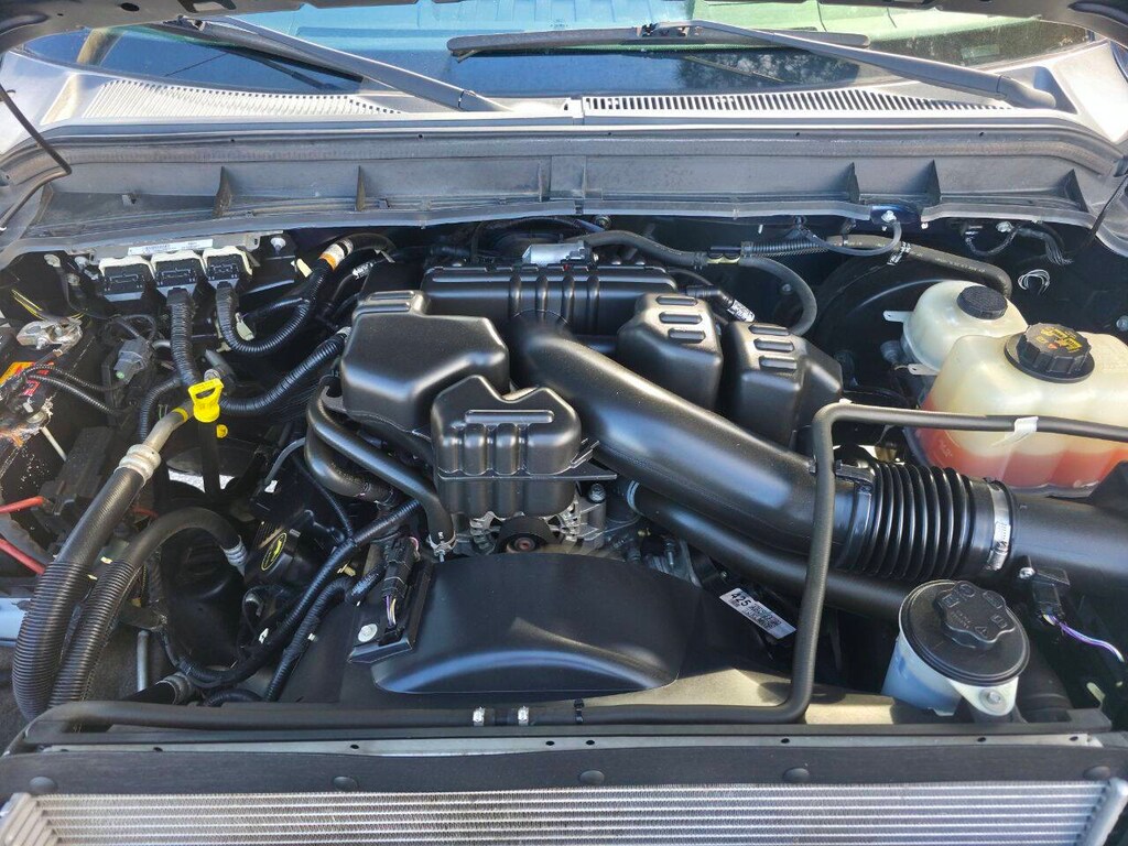 Used 2016 Ford F-250 Super Duty 4X2 2dr Regular Cab 137 in. WB Chassis