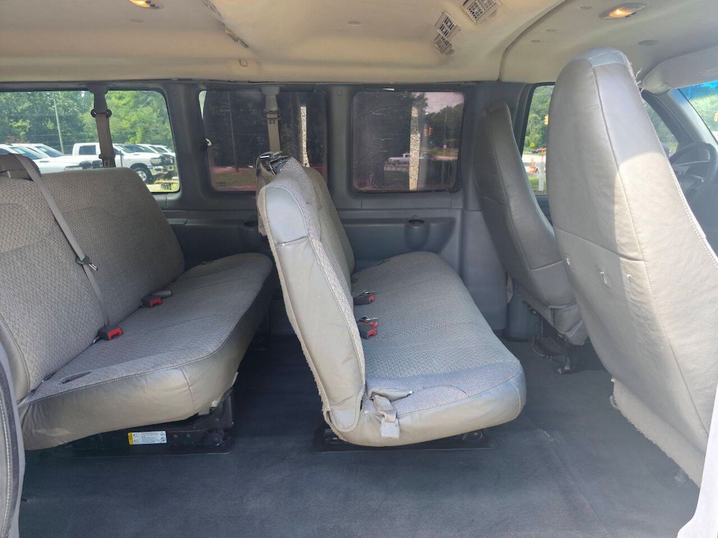 Used 2015 Chevrolet Express LT 2500 3dr Passenger Van Full-Size