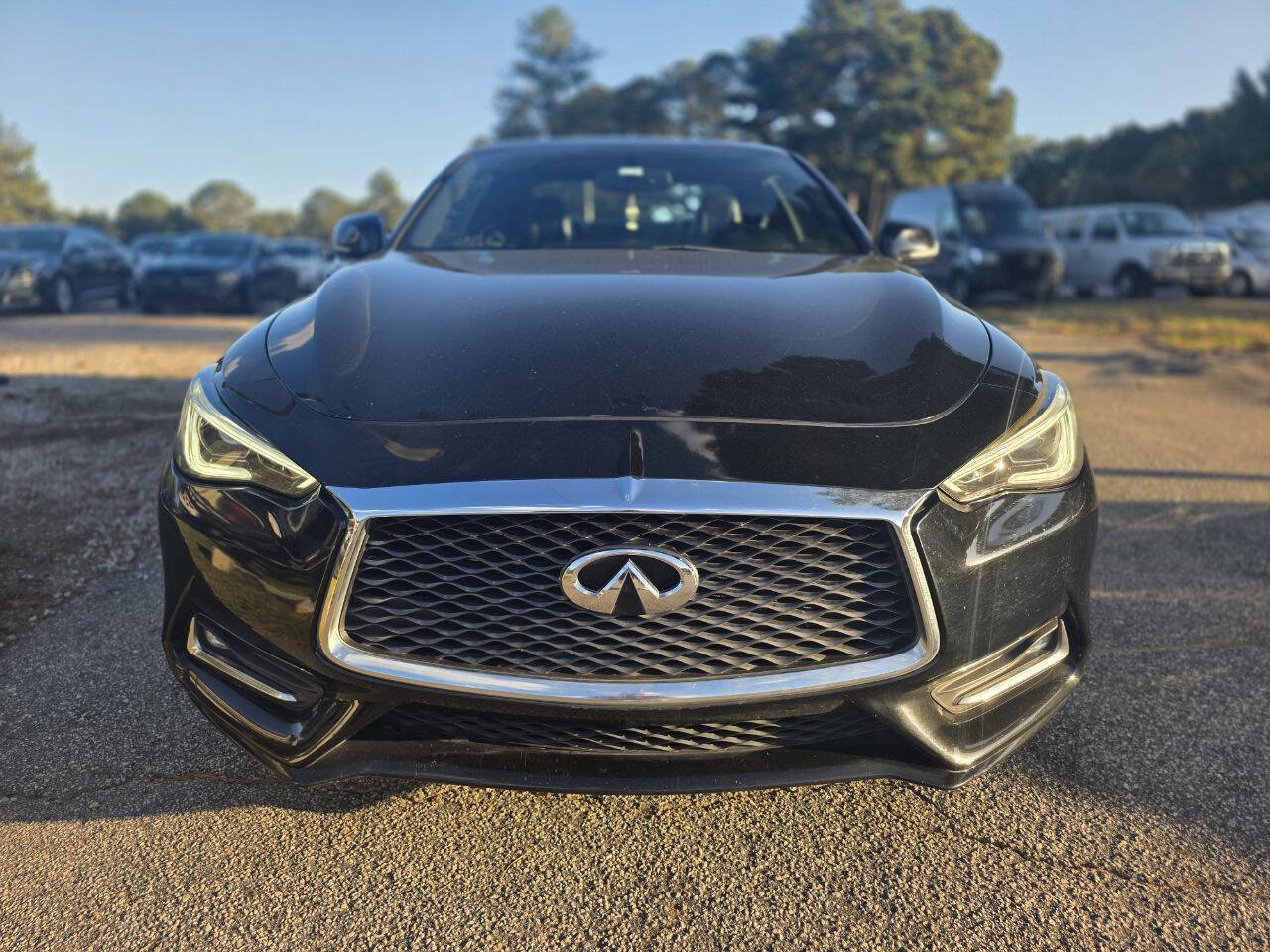 2017 Infiniti Q60 2.0t Premium Coupe photo 3