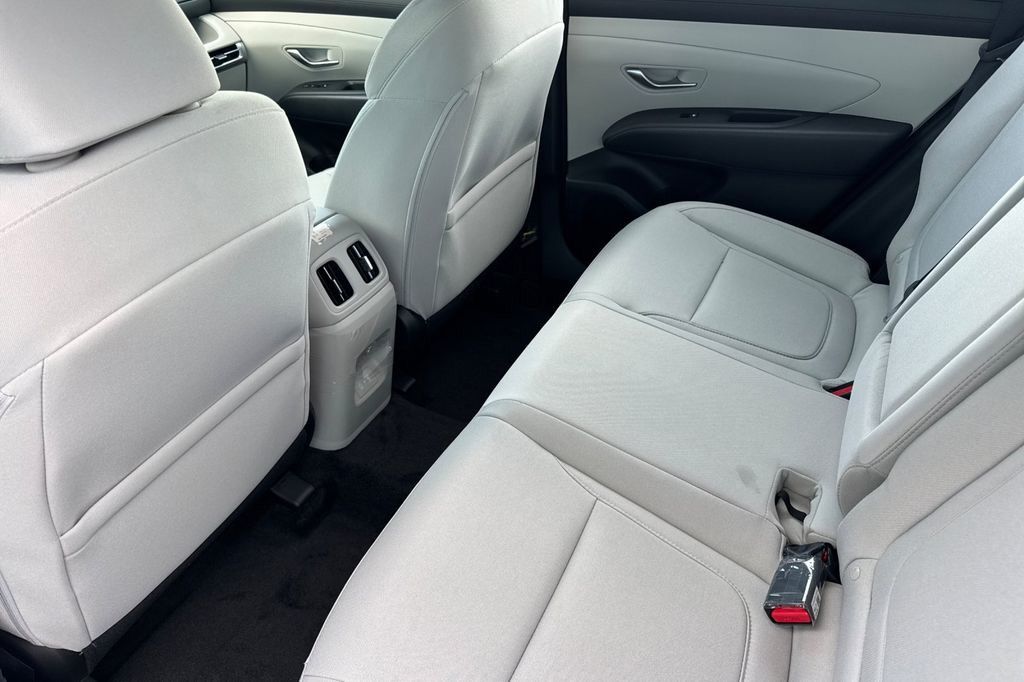 2026 Hyundai Tucson Blue SE - Photo 13