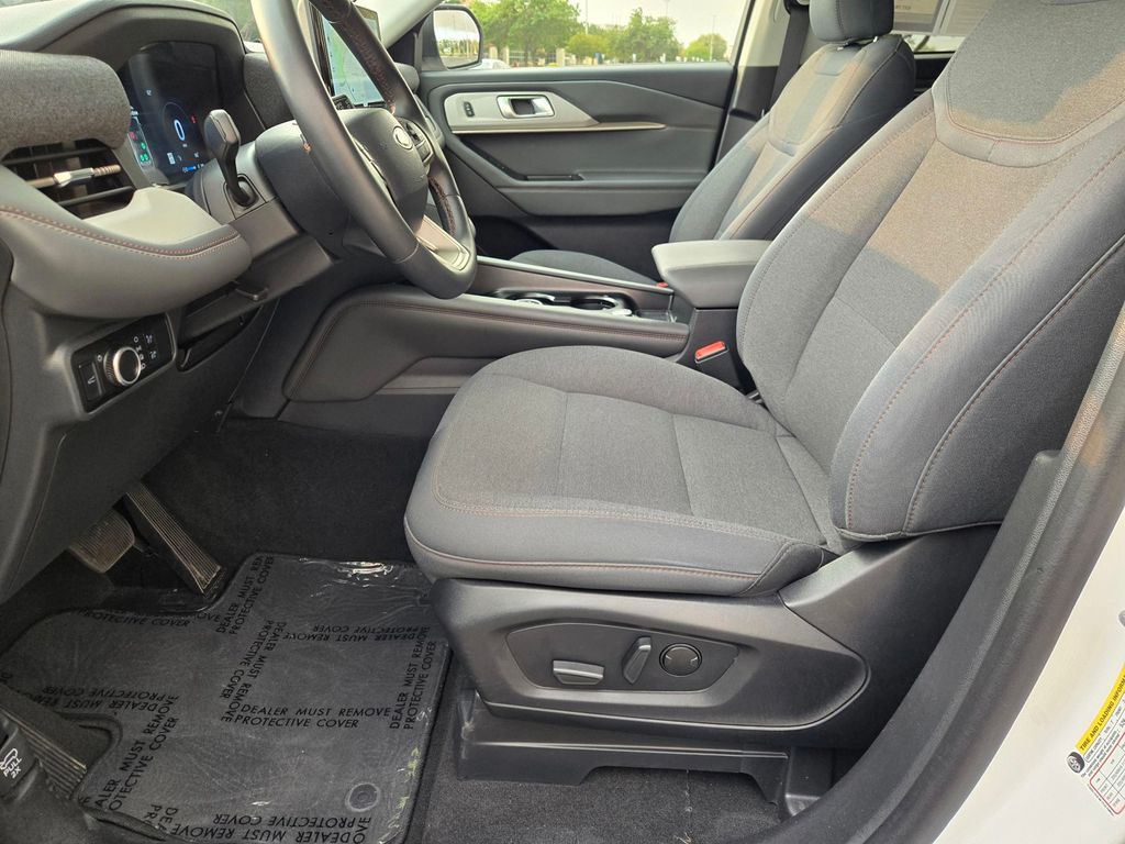 2025 Ford Explorer Active - Photo 24