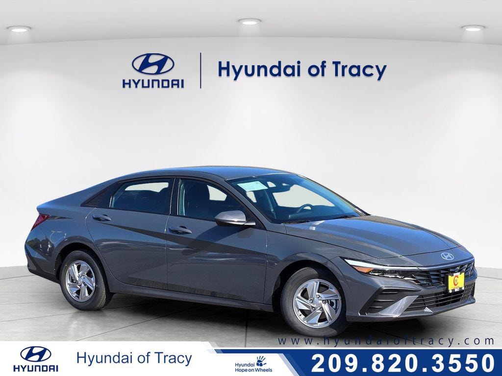 New 2026 Hyundai Elantra SE Sedan