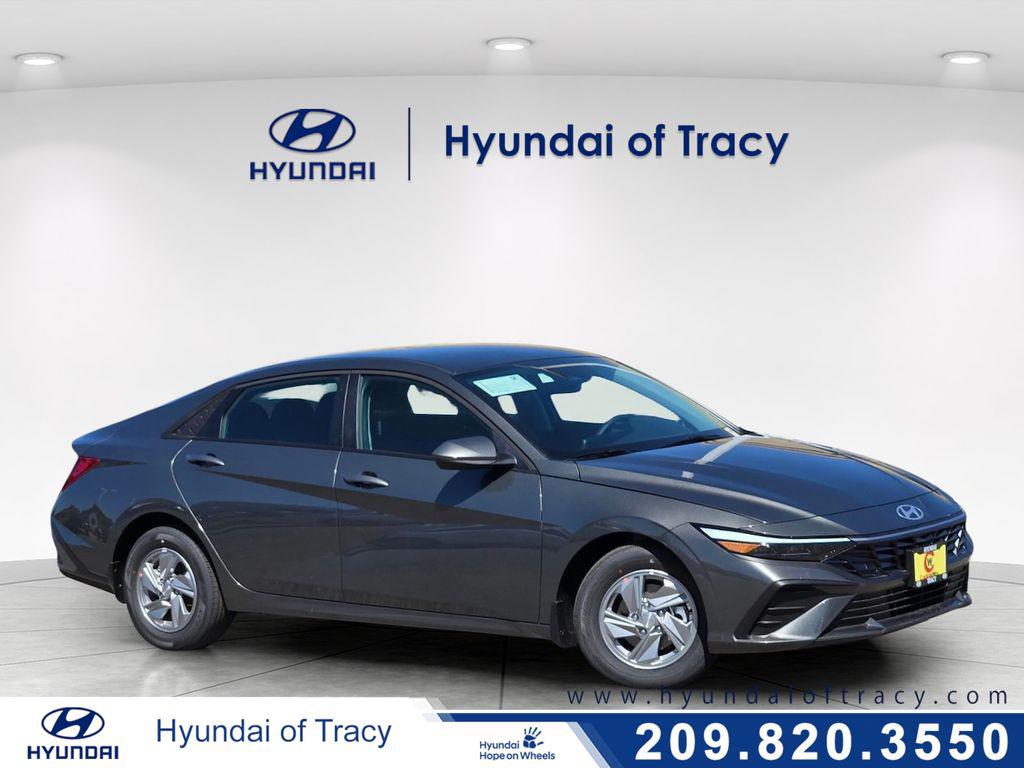 2026 Hyundai Elantra SE Sedan