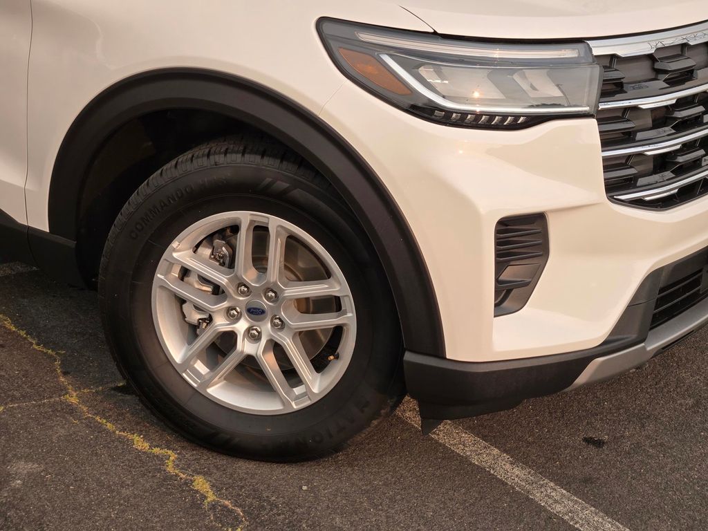 2025 Ford Explorer Active - Photo 9