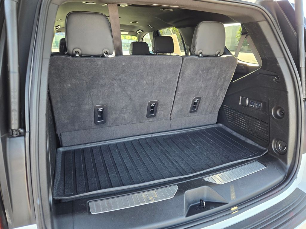 2025 GMC Yukon Denali - Photo 26