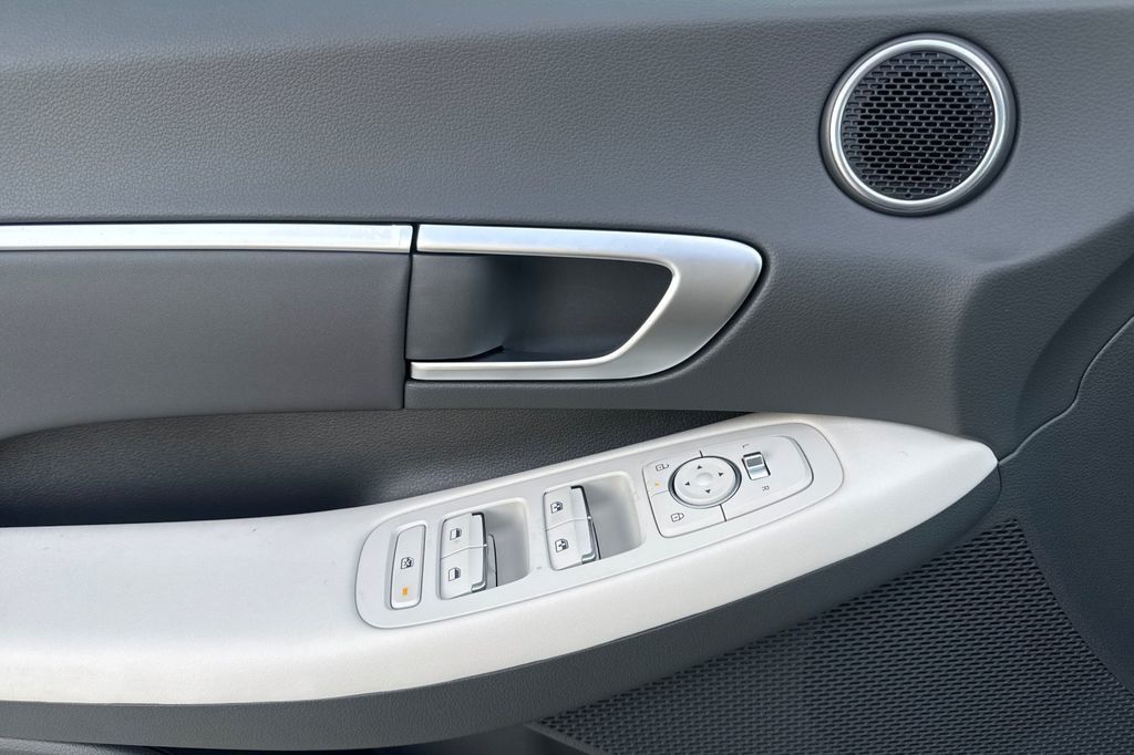 2026 Hyundai Sonata SEL - Photo 11