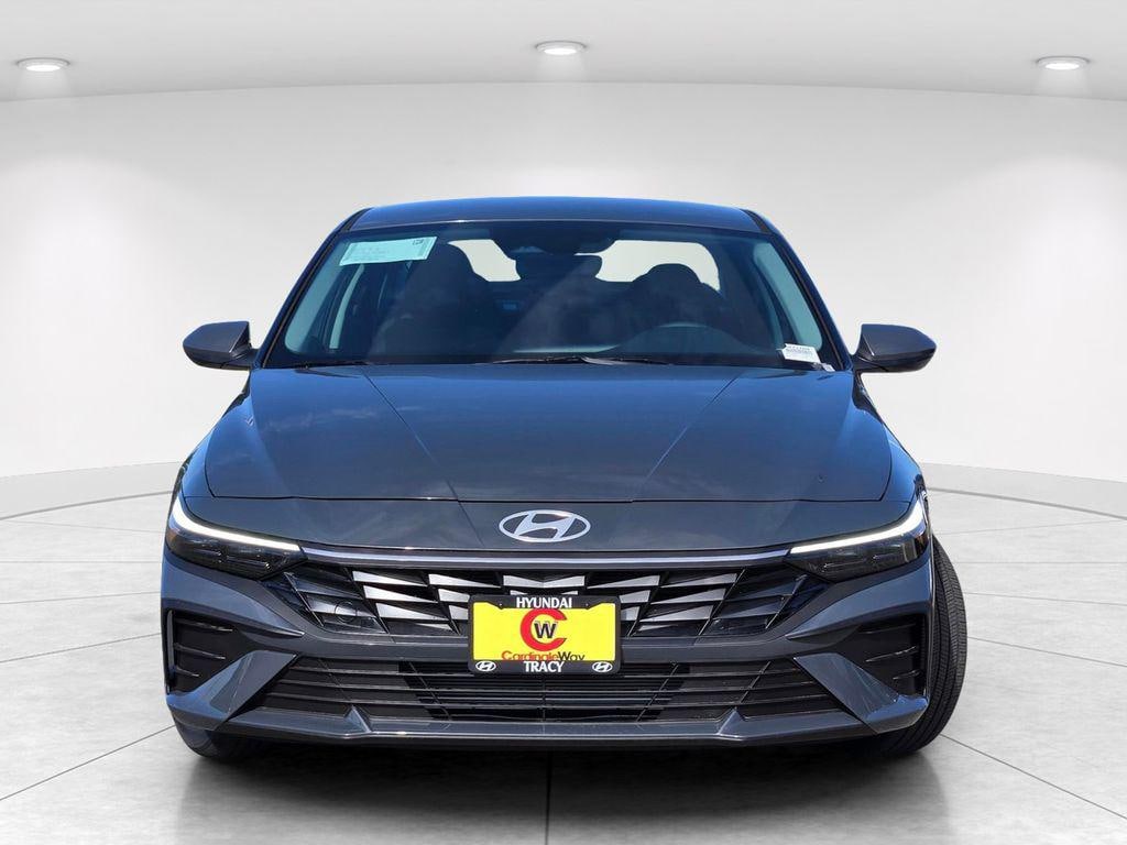 New 2026 Hyundai Elantra SE Sedan