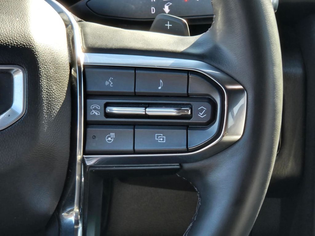 2025 GMC Yukon Denali - Photo 16