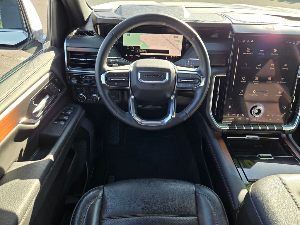 2025 GMC Yukon Denali - Photo 13