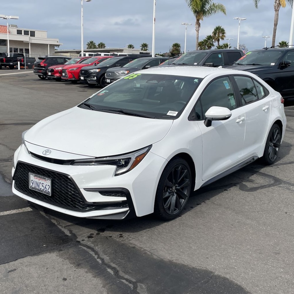 Used 2025 Toyota Corolla SE Sedan
