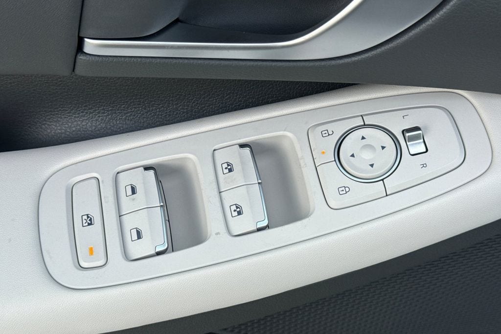 2026 Hyundai Sonata SEL - Photo 12