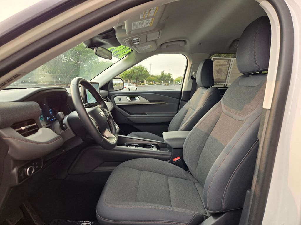2025 Ford Explorer Active - Photo 25