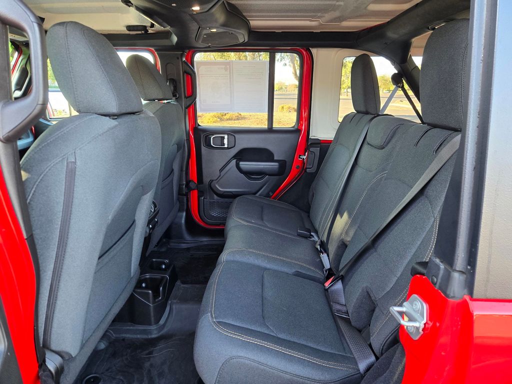 2025 Jeep Wrangler 4-Door Willys - Photo 10