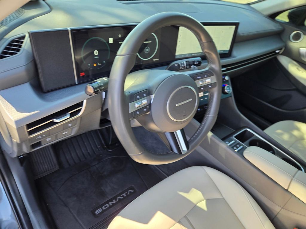 2025 Hyundai Sonata SEL - Photo 18
