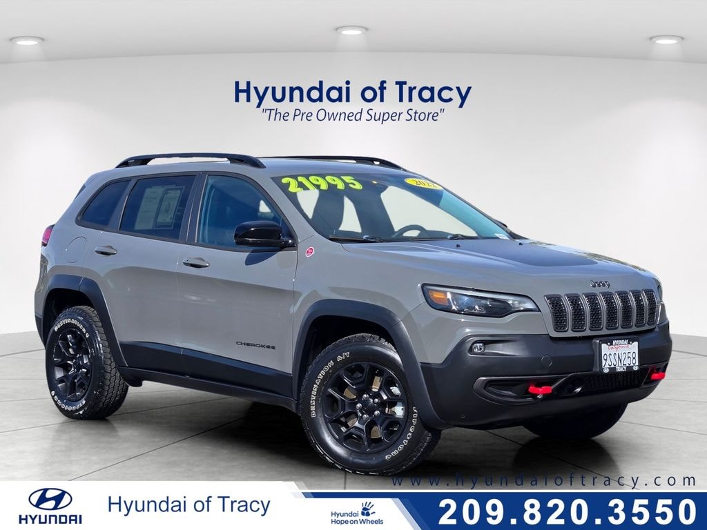 Used 2022 Jeep Cherokee Trailhawk SUV
