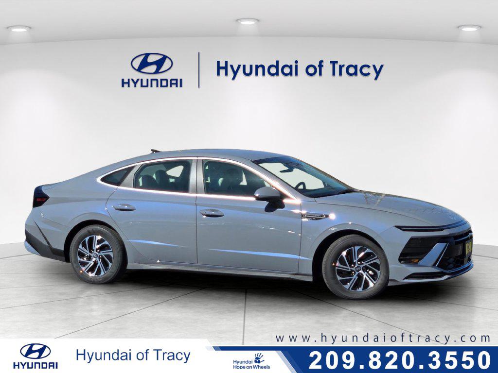 2027 Hyundai Sonata Hybrid Blue