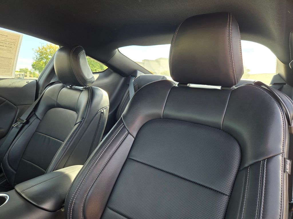 2025 Ford Mustang EcoBoost Premium - Photo 11