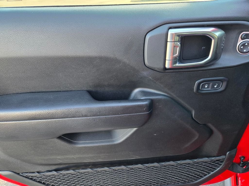 2025 Jeep Wrangler 4-Door Willys - Photo 17