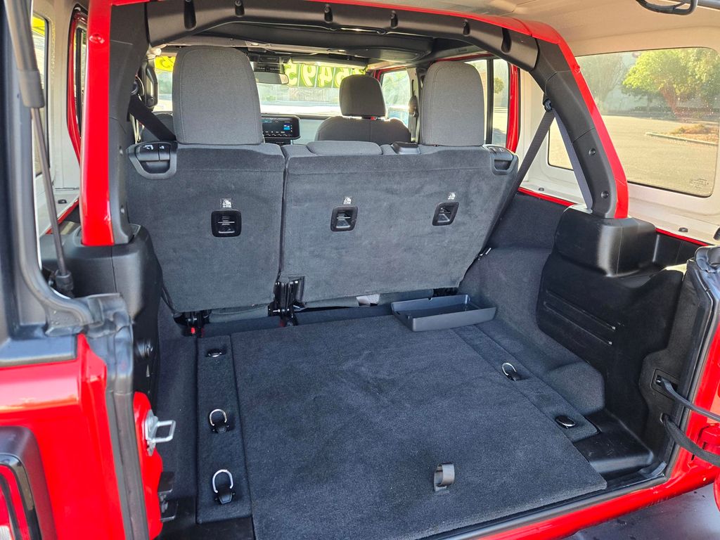 2025 Jeep Wrangler 4-Door Willys - Photo 27