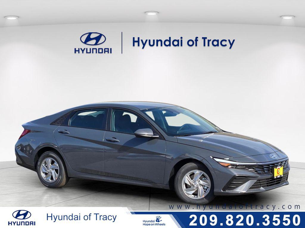 New 2026 Hyundai Elantra SE Sedan