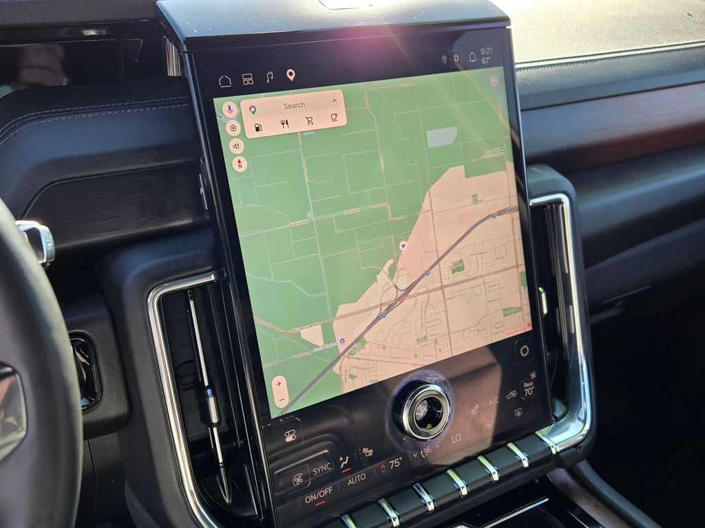 2025 GMC Yukon Denali - Photo 20