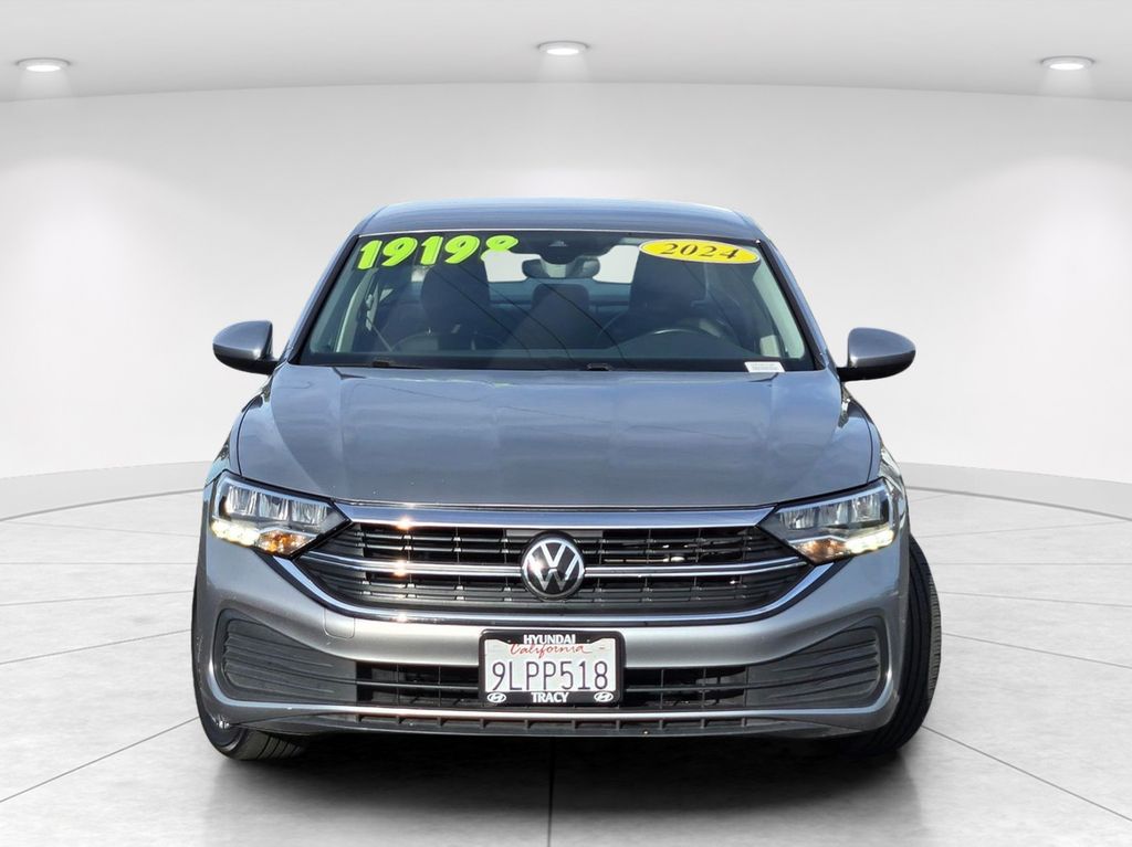 Used 2024 Volkswagen Jetta SE with VIN 3VWEM7BU1RM042672 for sale in Tracy, CA