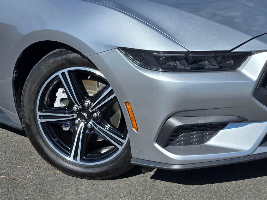 2025 Ford Mustang EcoBoost Premium - Photo 9