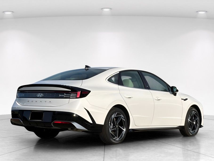 2026 Hyundai Sonata SEL - Photo 4