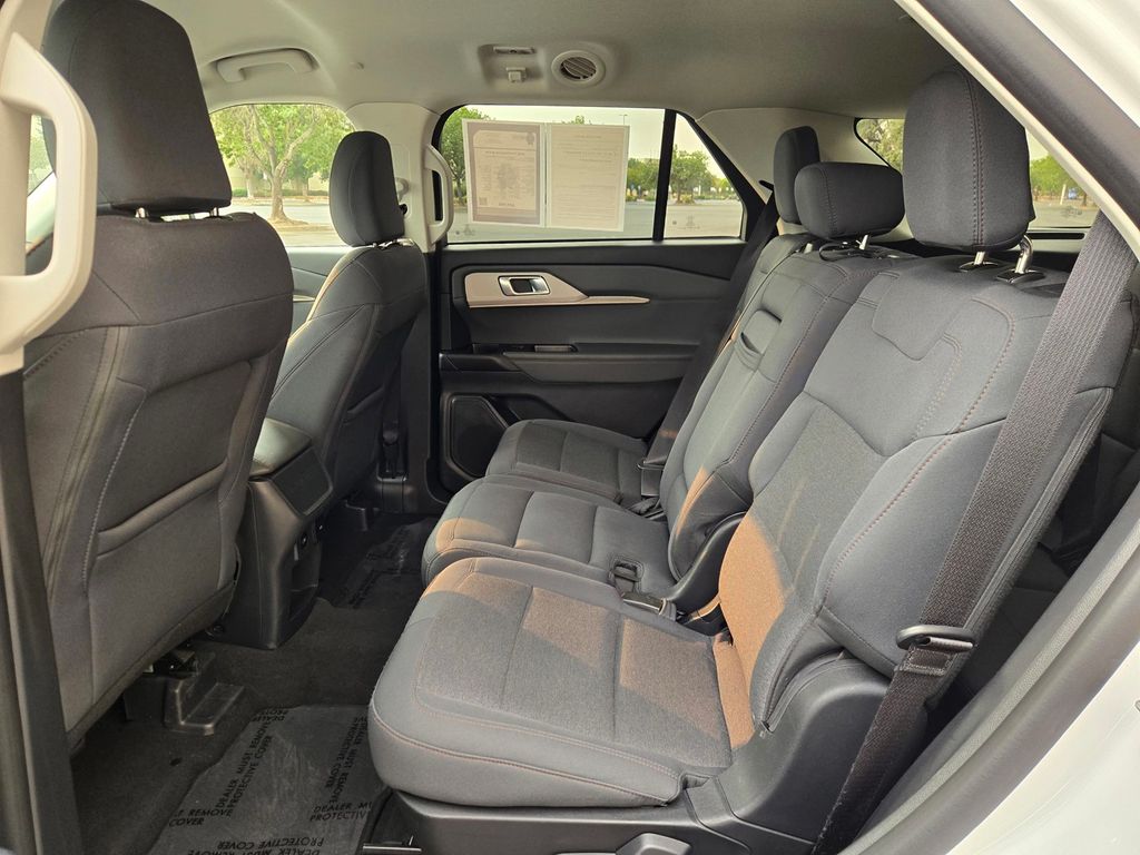 2025 Ford Explorer Active - Photo 10