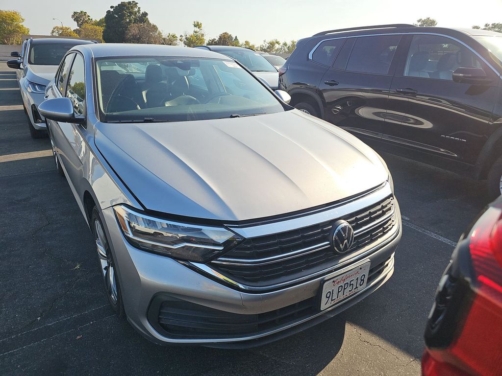 Used 2024 Volkswagen Jetta SE with VIN 3VWEM7BU1RM042672 for sale in Tracy, CA