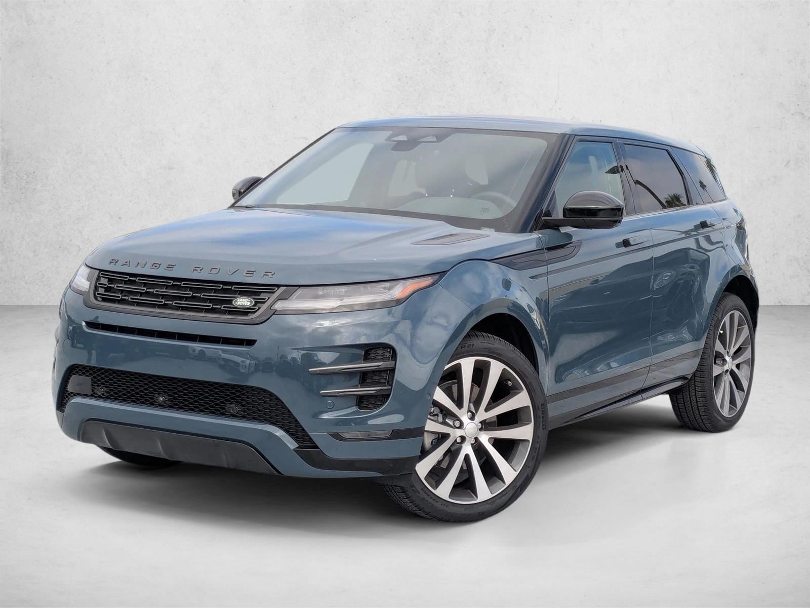 2026 Land Rover Range Rover Evoque Dynamic SE's photo