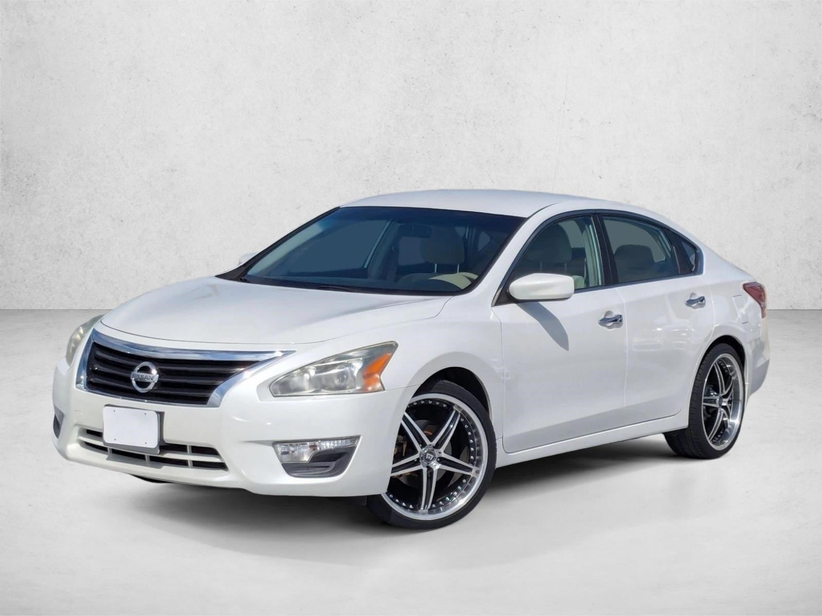 2013 Nissan Altima 2.5 SV CVT's photo
