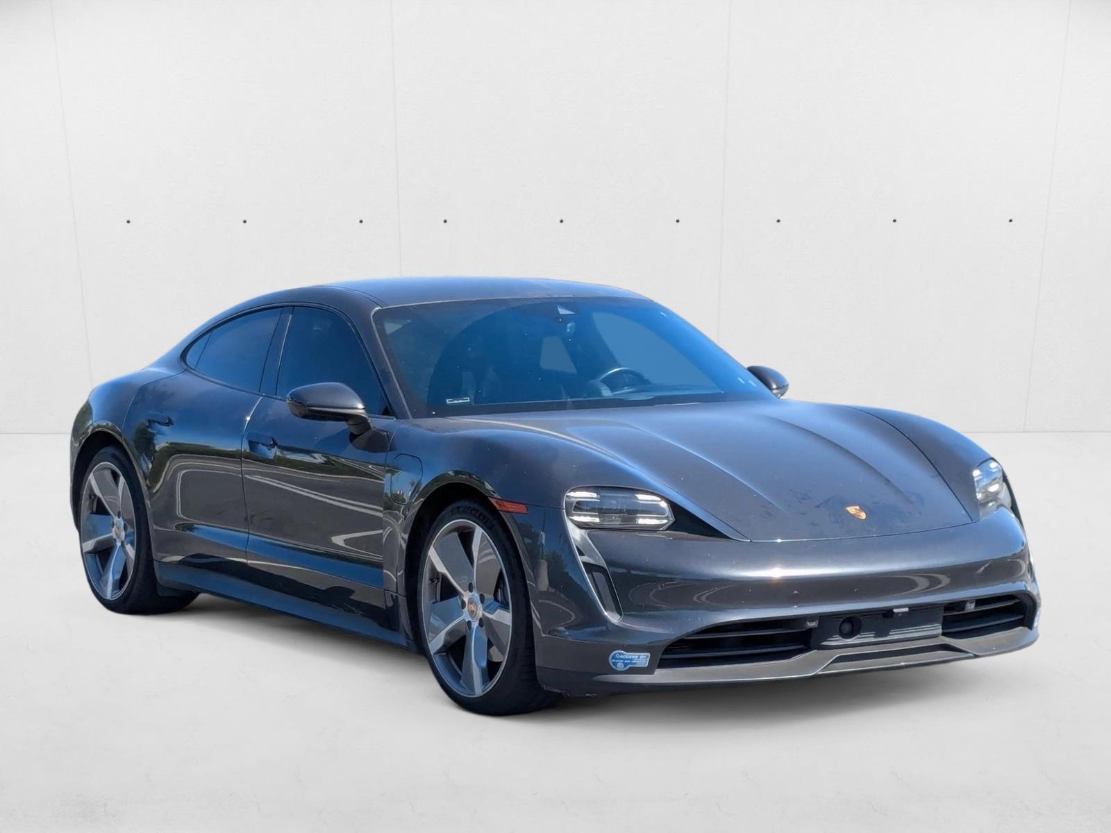 2021 Porsche Taycan photo 3