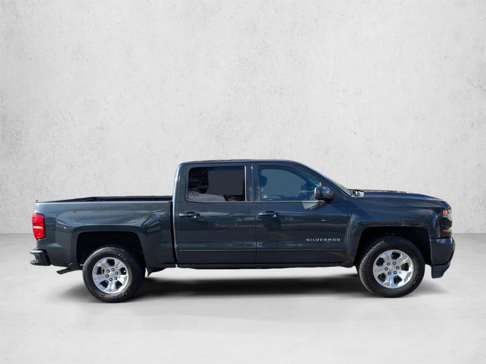 2018 Chevrolet Silverado 1500 LT photo 4