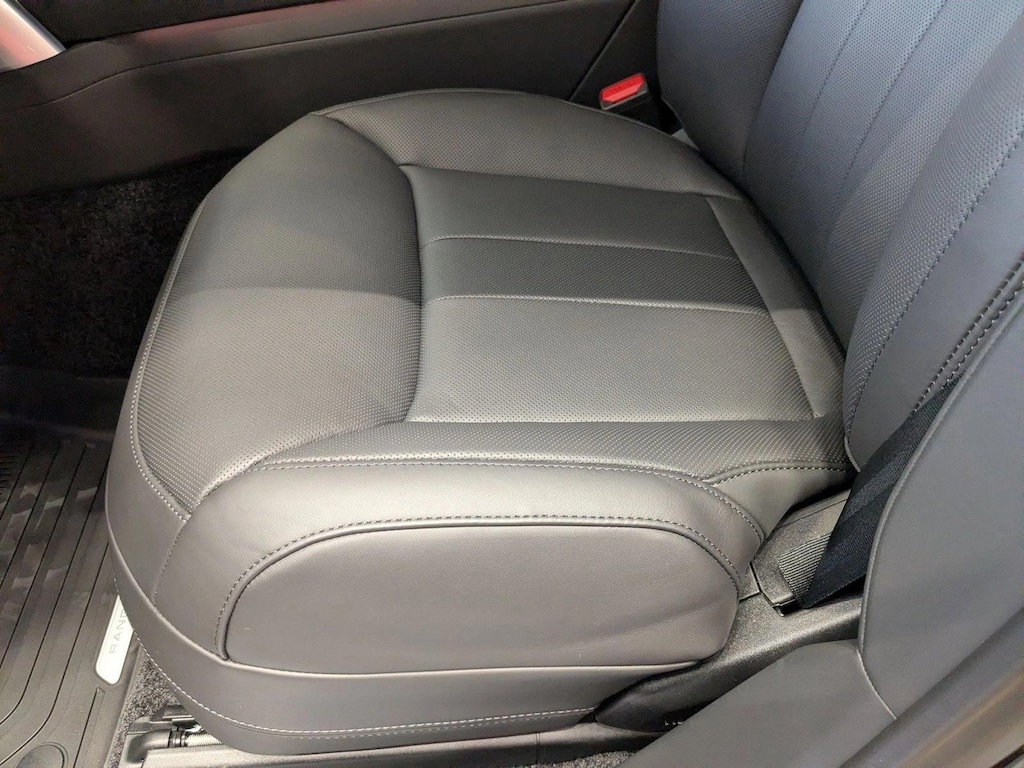 New 2026 Land Rover Range Rover SE Sport Utility