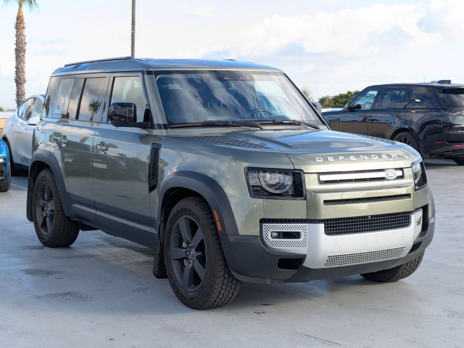 2020 Land Rover Defender 110 SE AWD photo 3