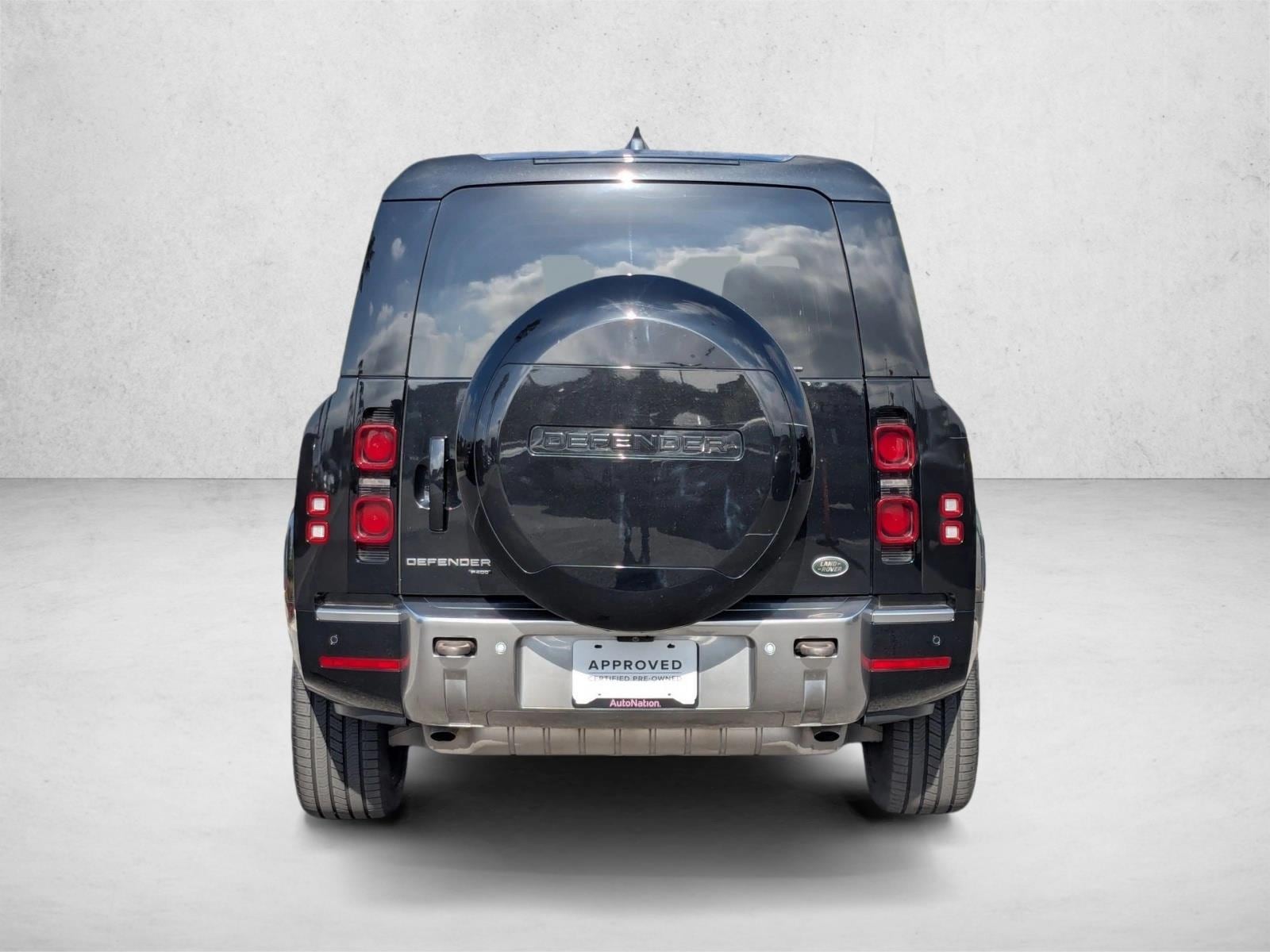 2023 Land Rover Defender 130 SE AWD photo 6