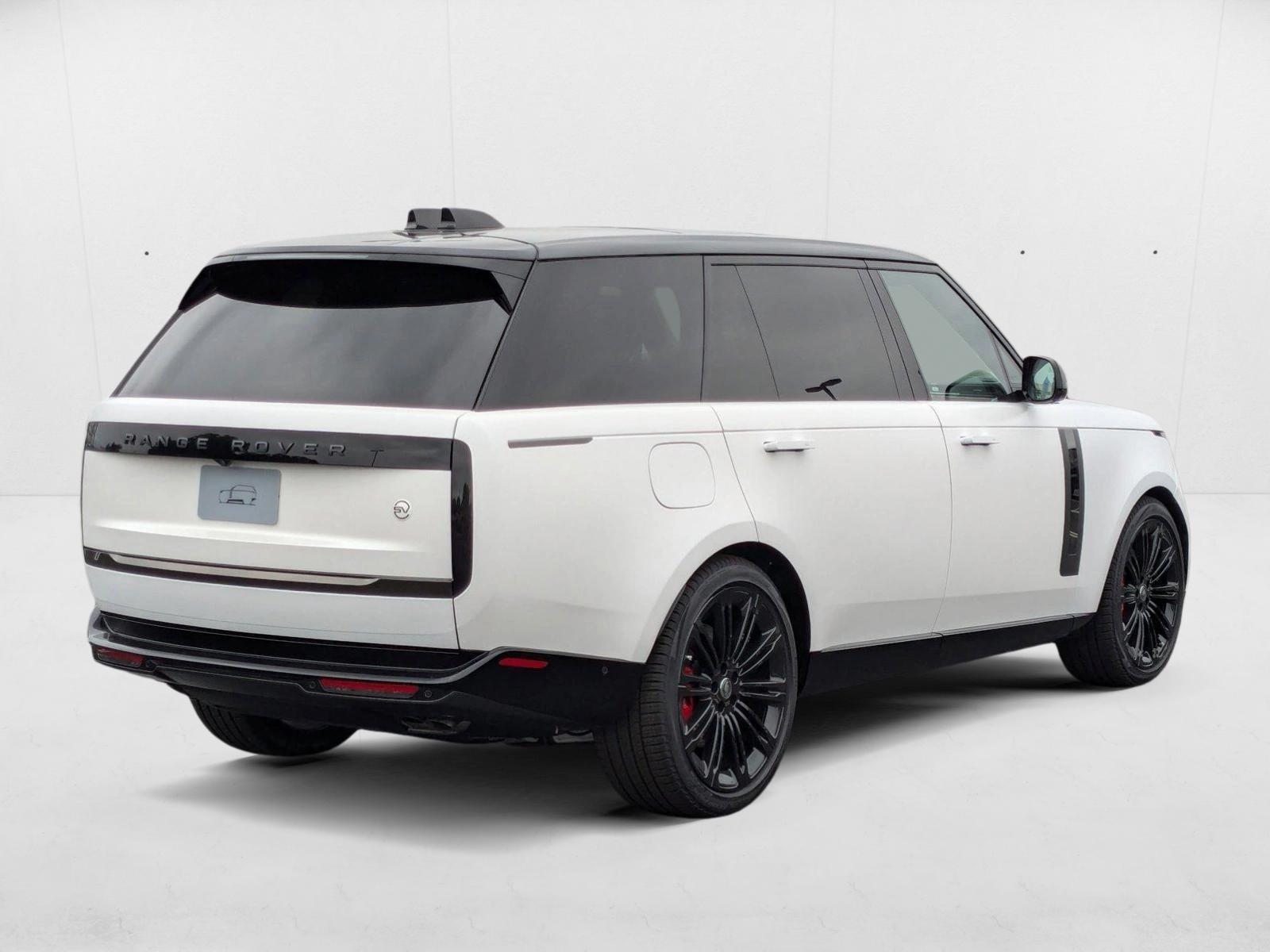 2024 Land Rover Range Rover SV photo 2