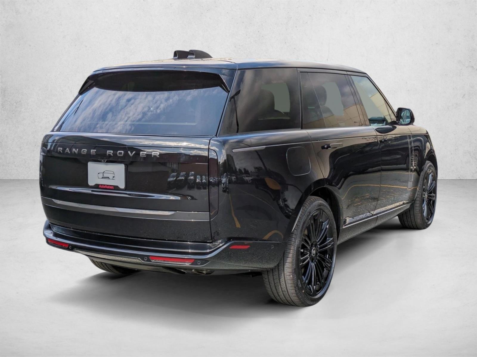2025 Land Rover Range Rover SE photo 2